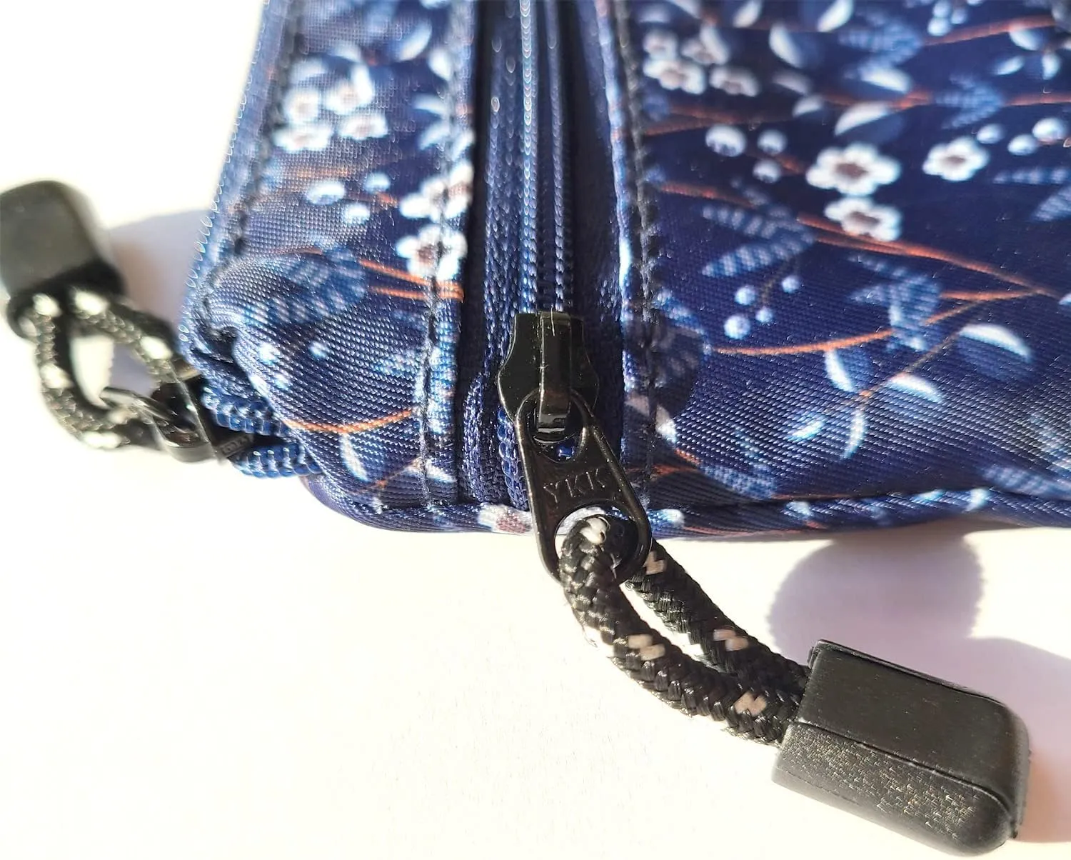 FLOCK THREE Small Coin Purse Pouch for Women with Zipper Mini Change Wallet Credit Card Holder Keychain Bag Cute Ladies Key Card Cases Money Organizers for Boys Girls (Blue Flower)