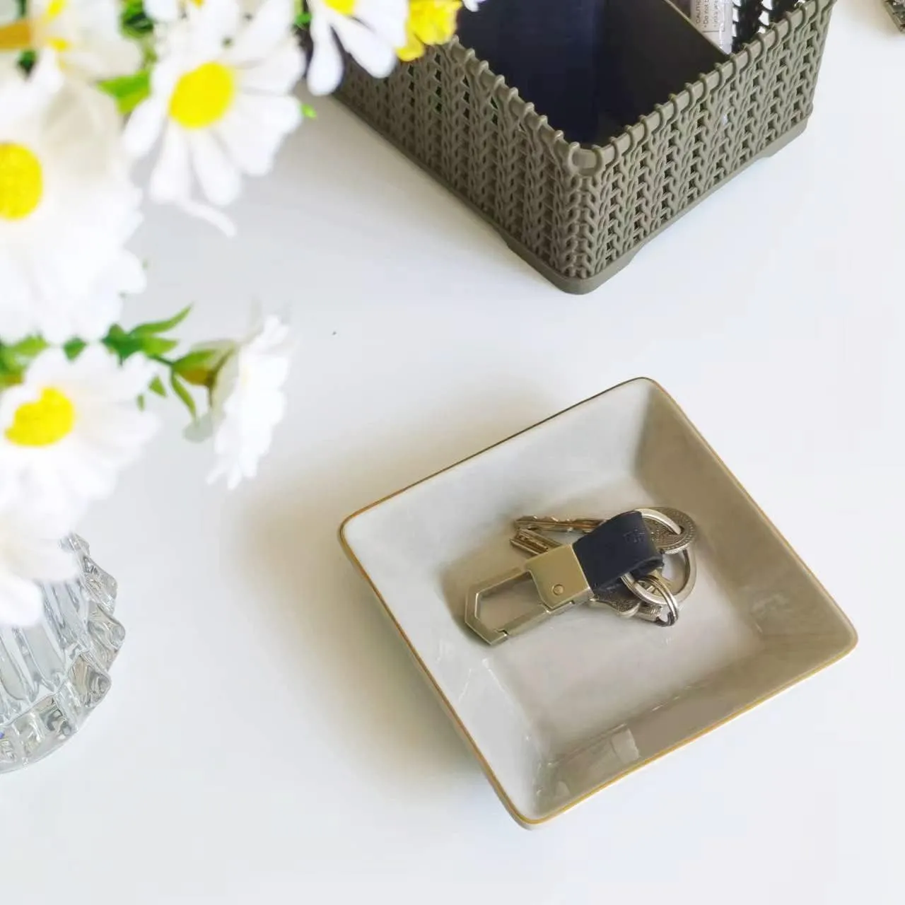 HANKOR Ceramic Jewelry Dish Tray, Decorative Trinket Tray Holder for Ring Earring Key, Gift for Women Girls, 4.7inch, Light Gray