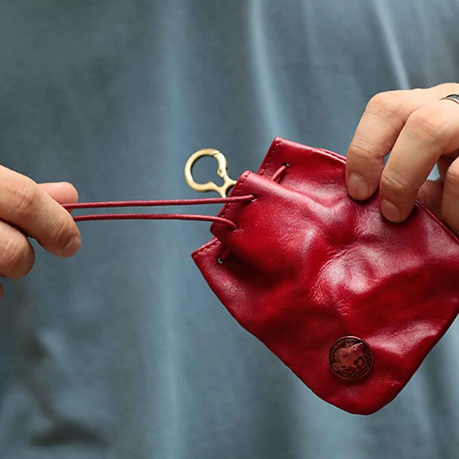JSBWSFA 1Pcs Medieval Genuine Leather Drawstring Change Purse Key Ring Purse Coin Organizer Drawstring Gift Bag Jewelry Storage Bag Mini Multifunction Walle for Men & Women (Red)