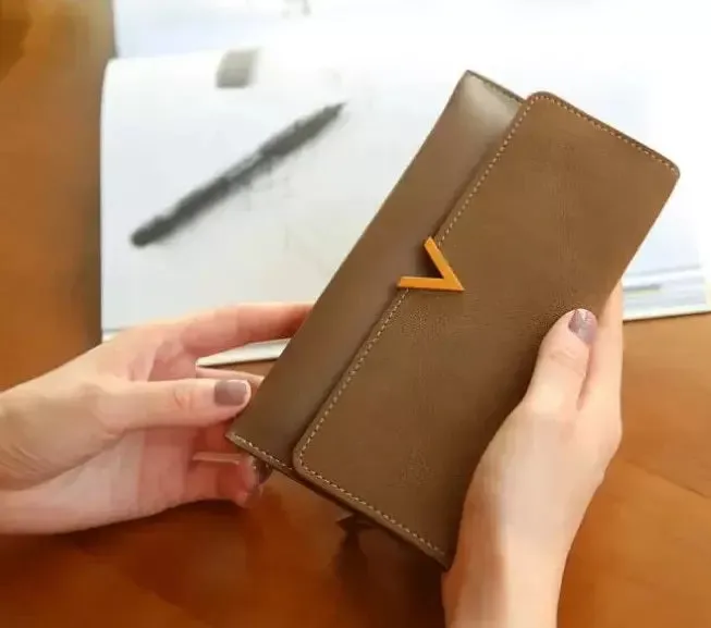 WW139 - Classic Brown Women's Wallet